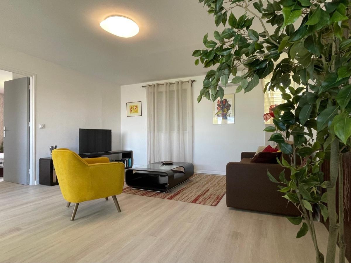 Jarry Entre Chien Et Loup Apartment เบย์-มาโอลต์ ภายนอก รูปภาพ